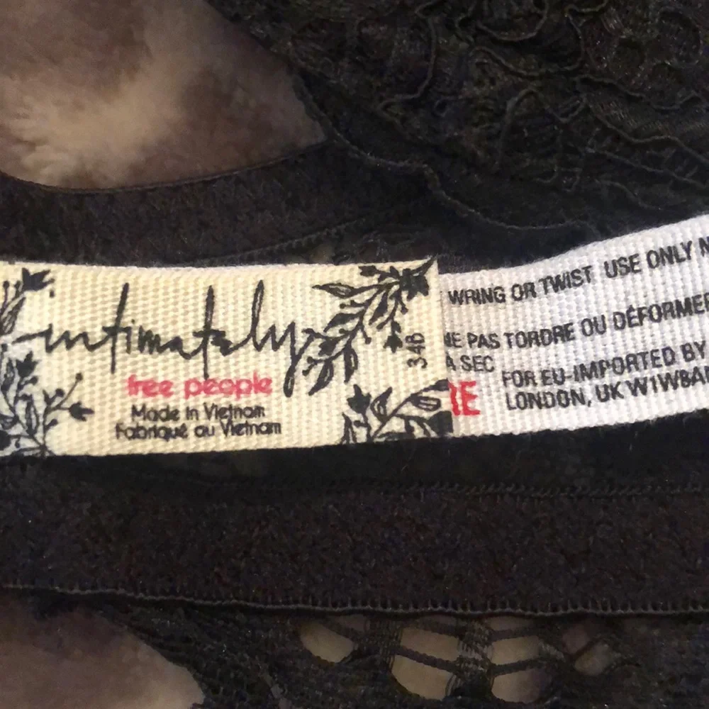 Free People Intimately Lace Plunge Bra in Black Size 34B